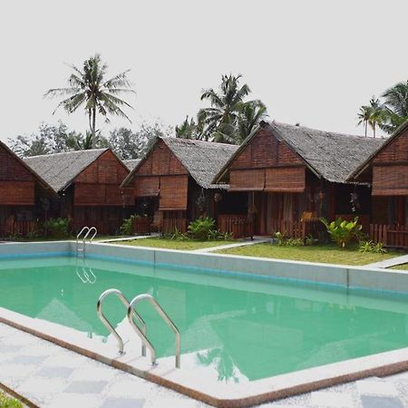 Nipoh Beach Cottage Kijal Exterior foto